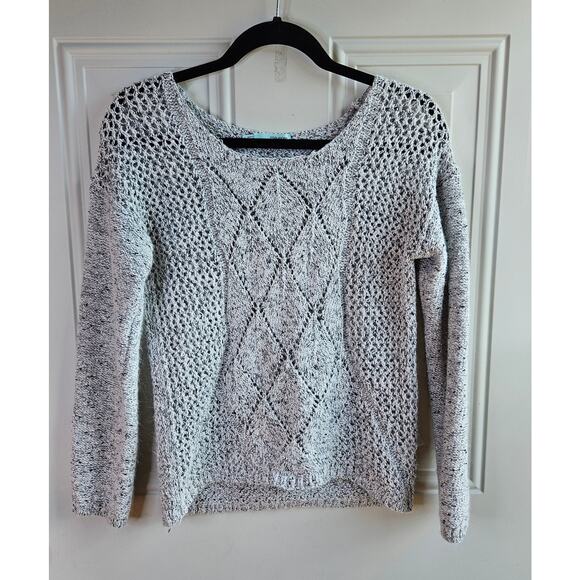 Maurices Open Knit Gray Sweater Size Small White Black Silver Flecks Short - Picture 1 of 6